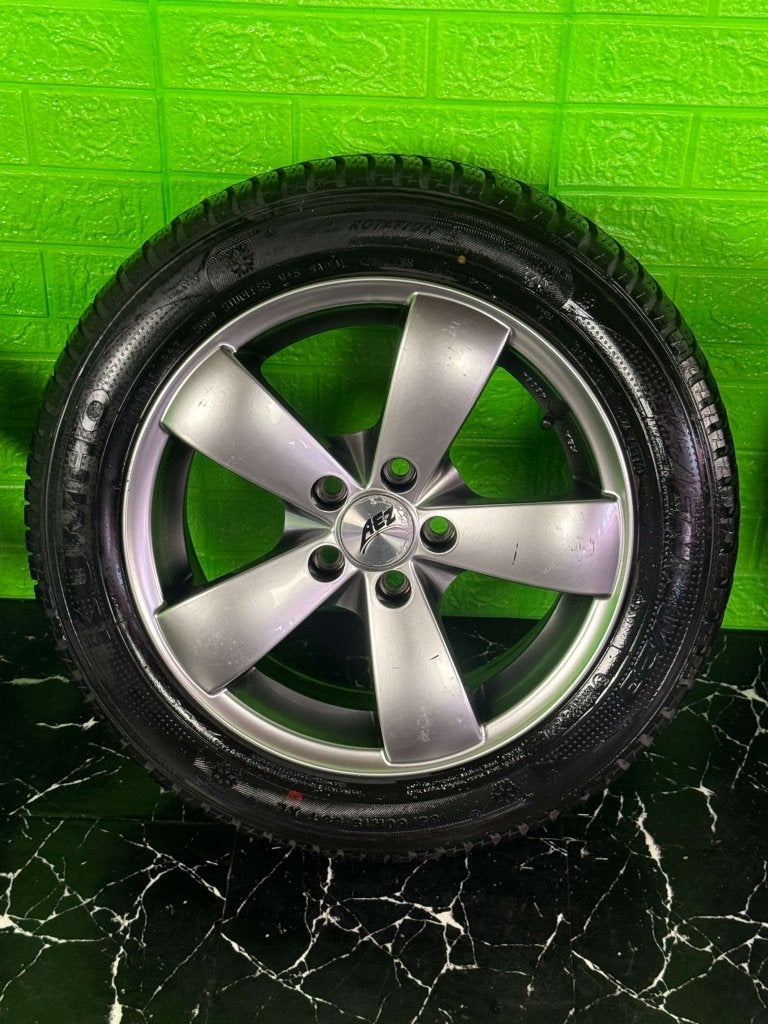 4x velgen + 2x banden voor Polo Ibiza A1 15" 5x100 winterset, Niet ingevuld, Gebruikt, 15 inch, Banden en Velgen
