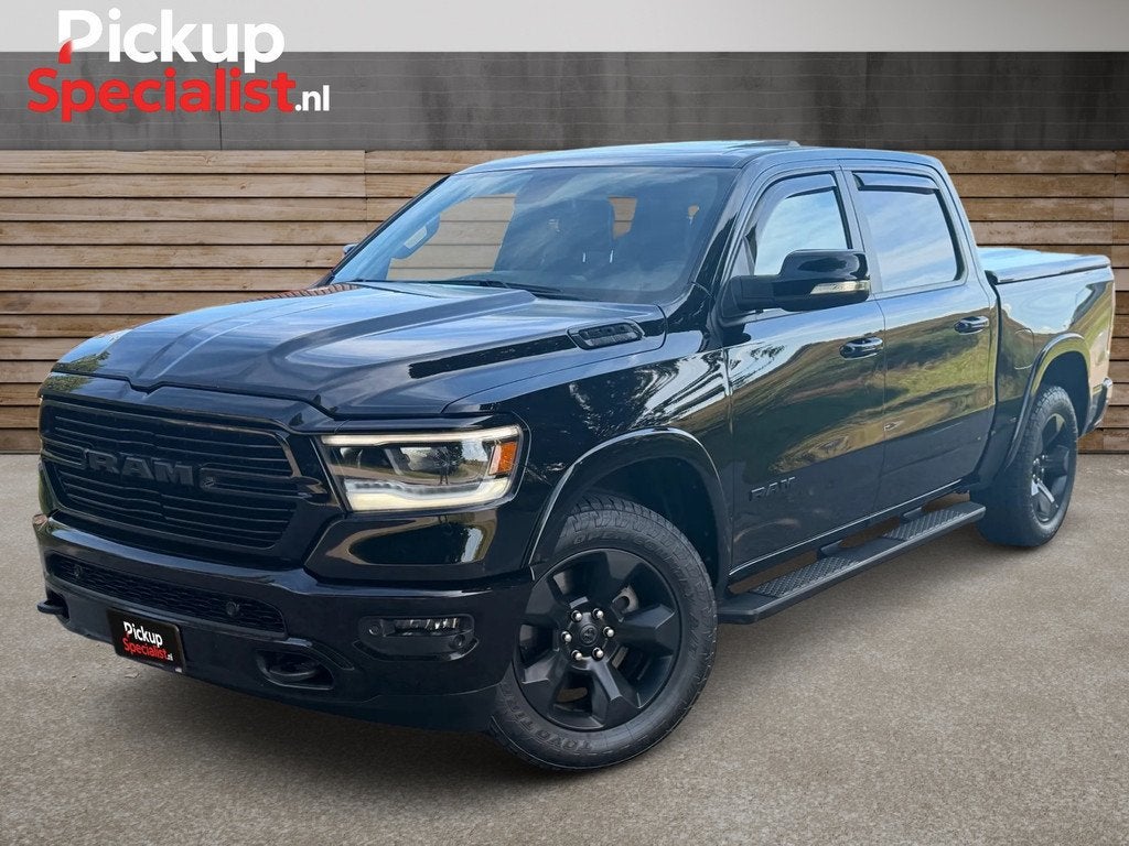 Dodge Ram 1500 5.7 V8 4x4 Crew Cab , PANO-DAK , BLACK ON BLA, Auto's, Automaat, 2637 kg, 5654 cc, Zwart
