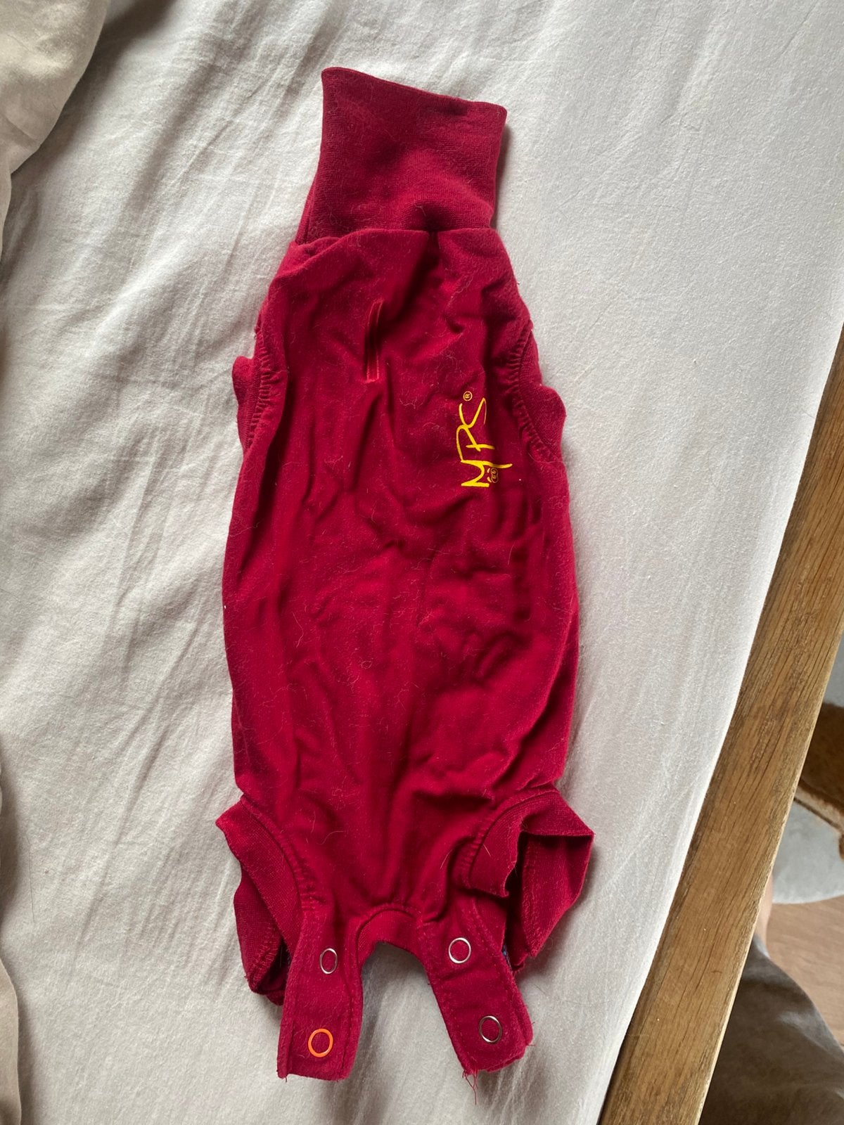 Medical pet shirt Kat rood XXS, Dieren en Toebehoren, Ophalen of Verzenden, Zo goed als nieuw