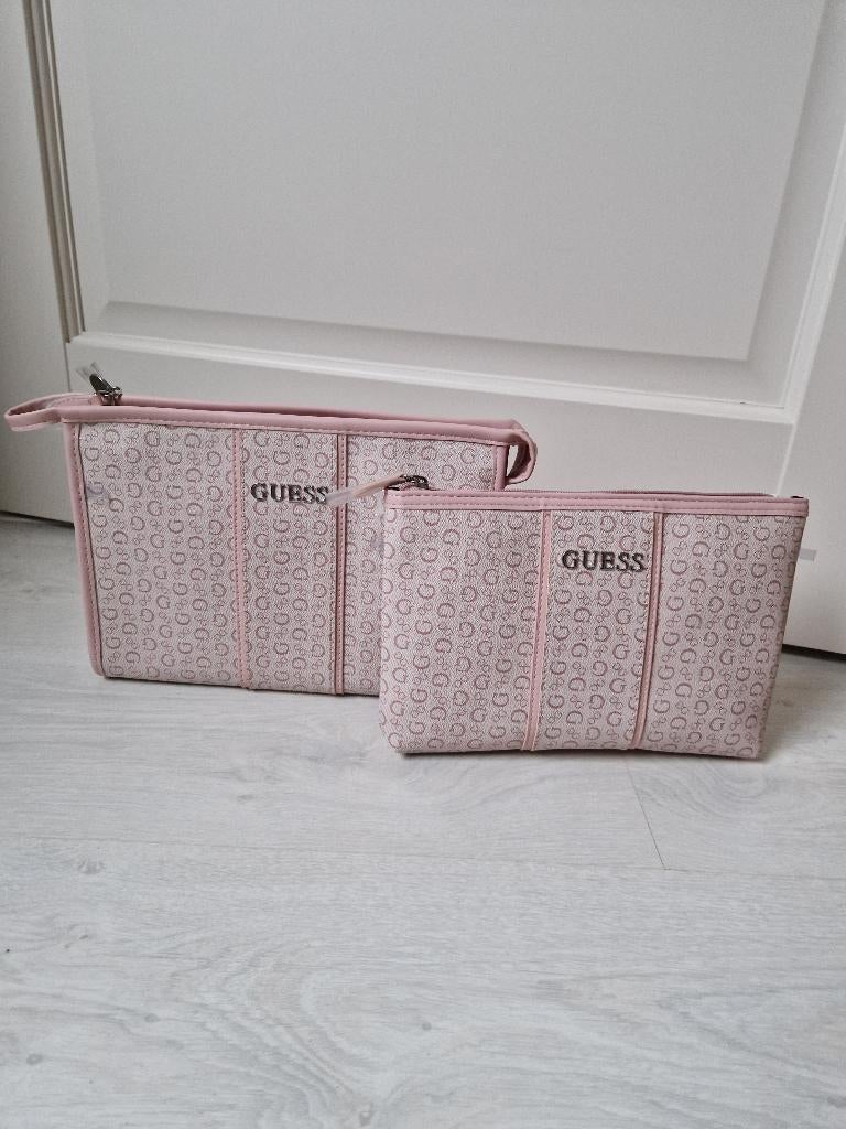 NIEUW Guess set van 2 roze toilettassen, Ophalen of Verzenden, Nieuw, Roze, Dame