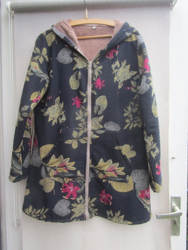 Jas/vest.  BLOEMEN. mt L  40/42   zwart, Zwart, Onbekend., Maat 42/44 (L), Ophalen of Verzenden