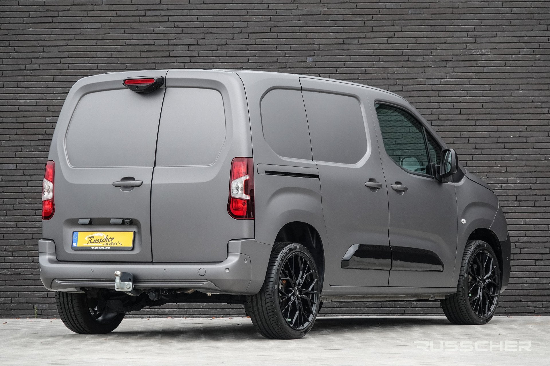 Peugeot Partner 1.5 BlueHDi 130Pk Aut. | L1 | Stoel-Bank | M, Auto's, Bestelauto's, Stof, Gebruikt, Zwart, 4 cilinders