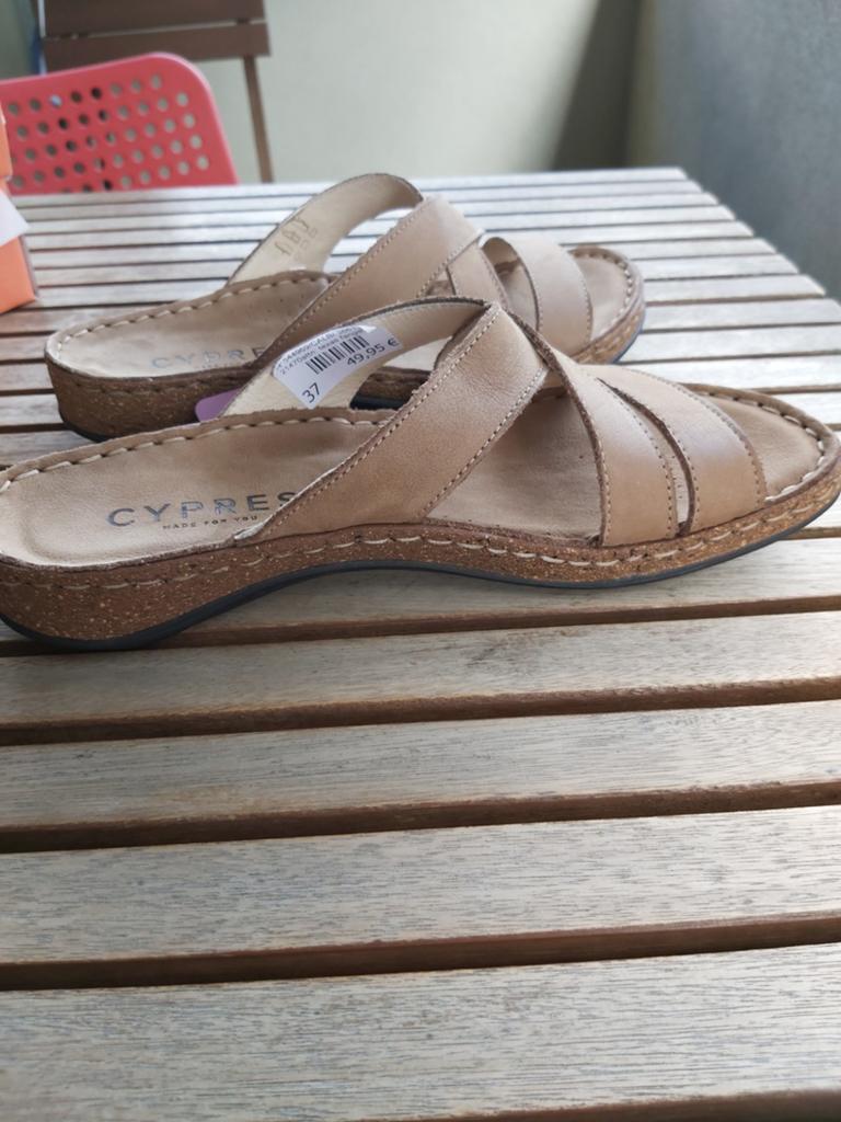Slippers Cypres  leder  maat 37 nieuw, Ophalen, Nieuw