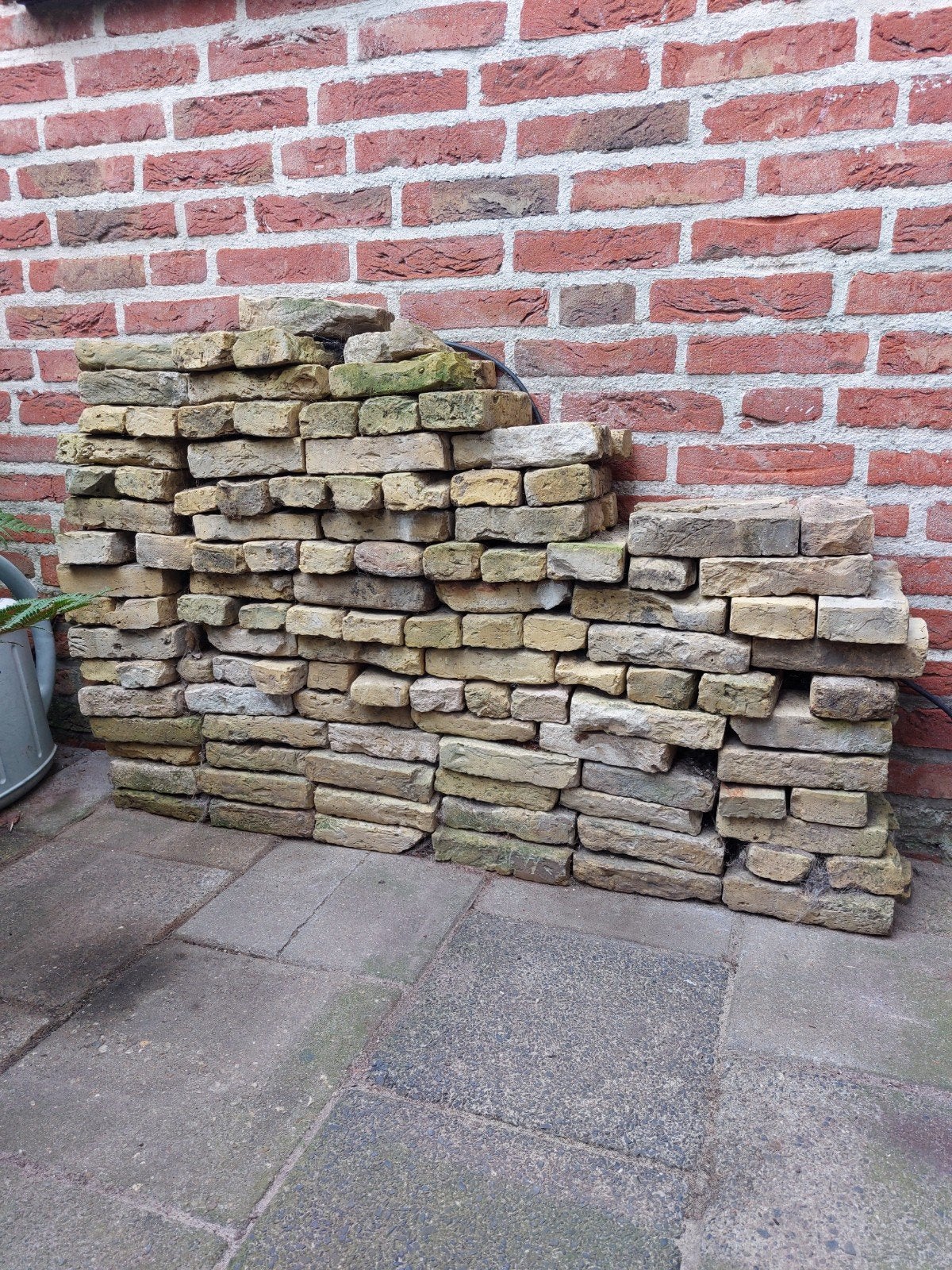 oude gele stenen., Ophalen of Verzenden, Gebruikt, Beton, Klinkers