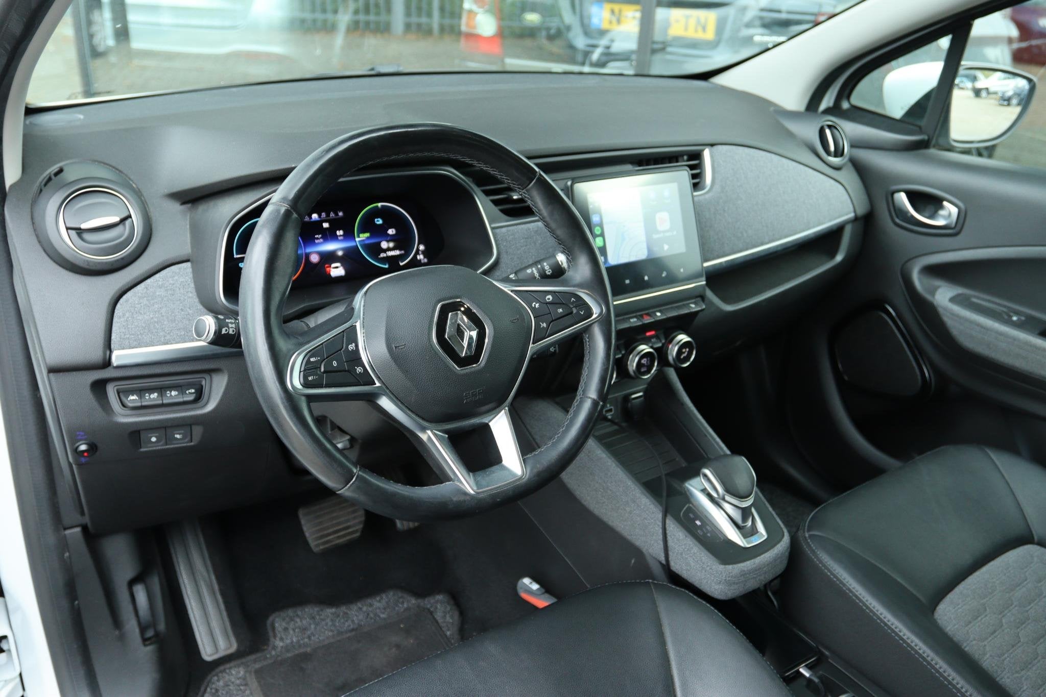 RENAULT ZOE R135 INTENS 52 KWH SOH 92.6% | KOOPACCU | CARPLA, Auto's, 136 pk, Gebruikt, Wit, Origineel Nederlands