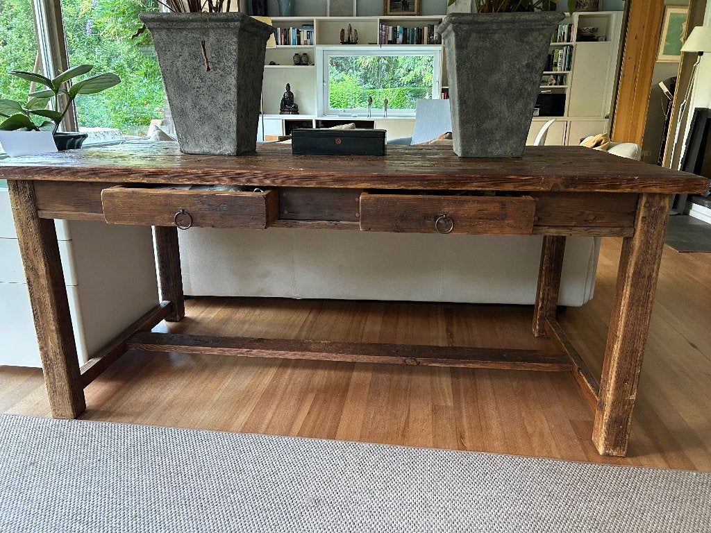 Robuuste houten tafel met 2 lades, Ophalen, Gebruikt, Rustiek, 50 tot 100 cm