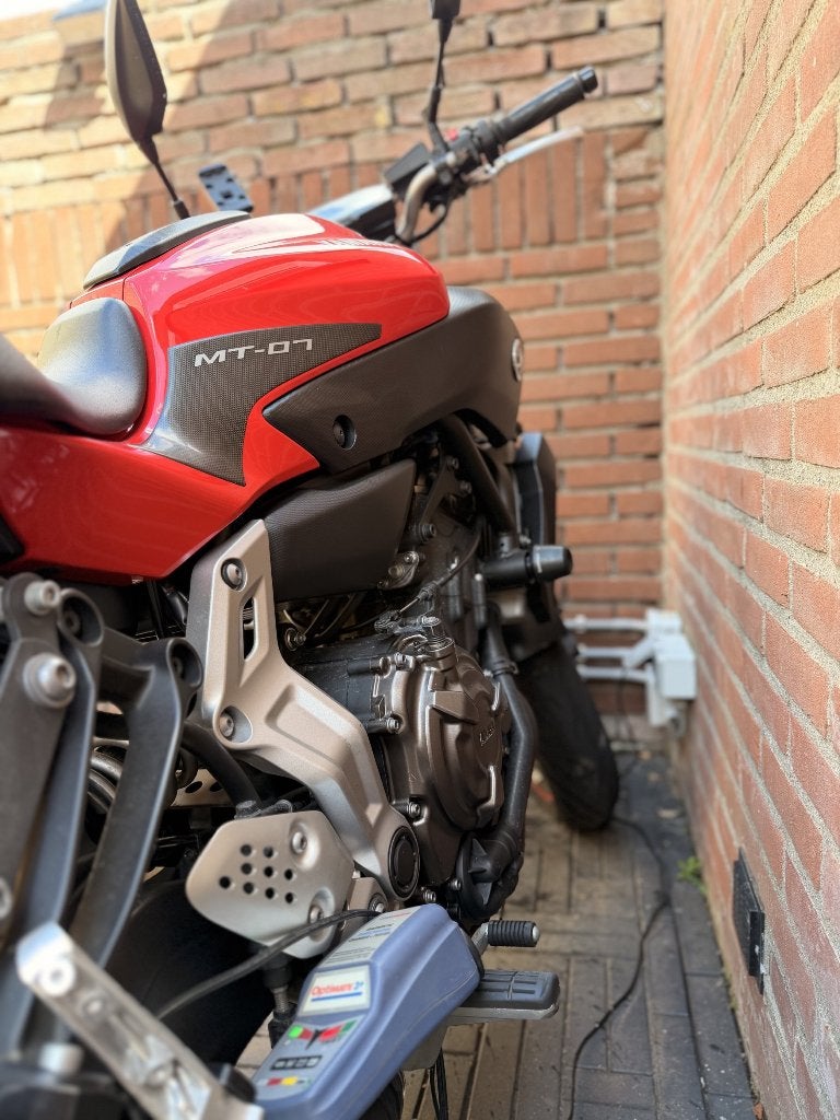 Yamaha MT07 35kw rood mét kofferset en MIVV uitlaat, Motoren, Motoren | Yamaha, 700 cc, 2 cilinders, Gebruikt, Particulier