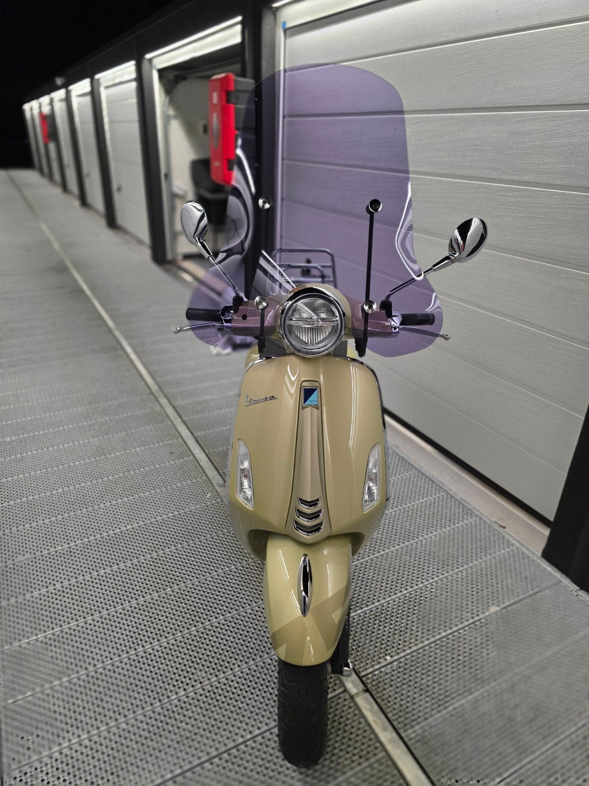 Vespa primavera in de 75th Anniversary uitvoering, Fietsen en Brommers, Snorfietsen en Snorscooters, Overige merken, Ophalen of Verzenden