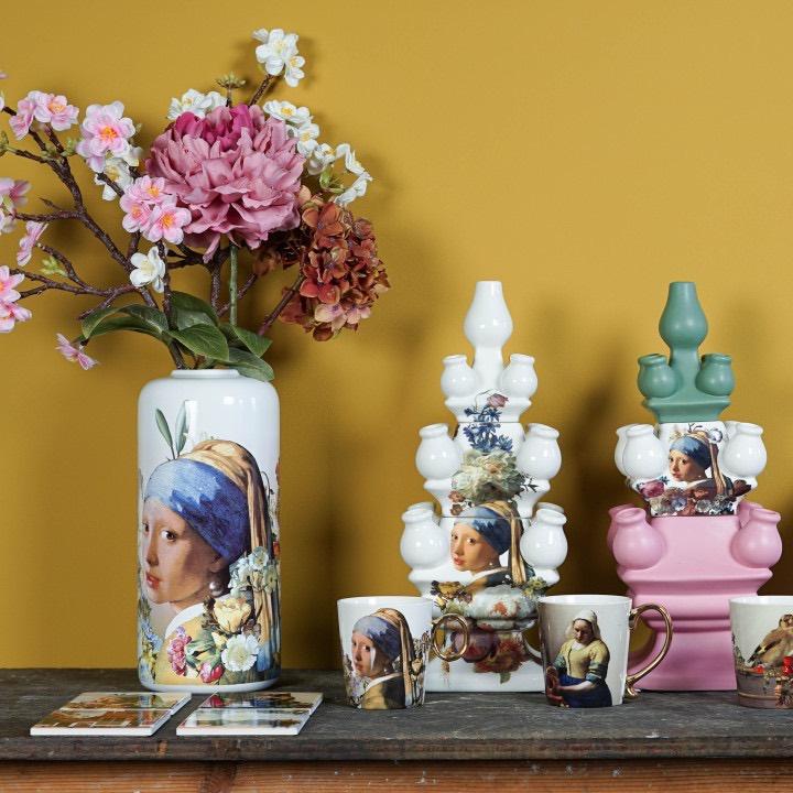 Tulpenvaas Meisje met de parel, Heinen Delfts Blauw, Huis en Inrichting, Woonaccessoires | Vazen, Blauw, Aardewerk of Porselein