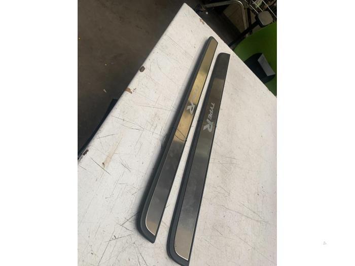 Voorinstap rechts van een Honda Civic, Auto-onderdelen, Carrosserie en Plaatwerk, Honda, Gebruikt, -, -