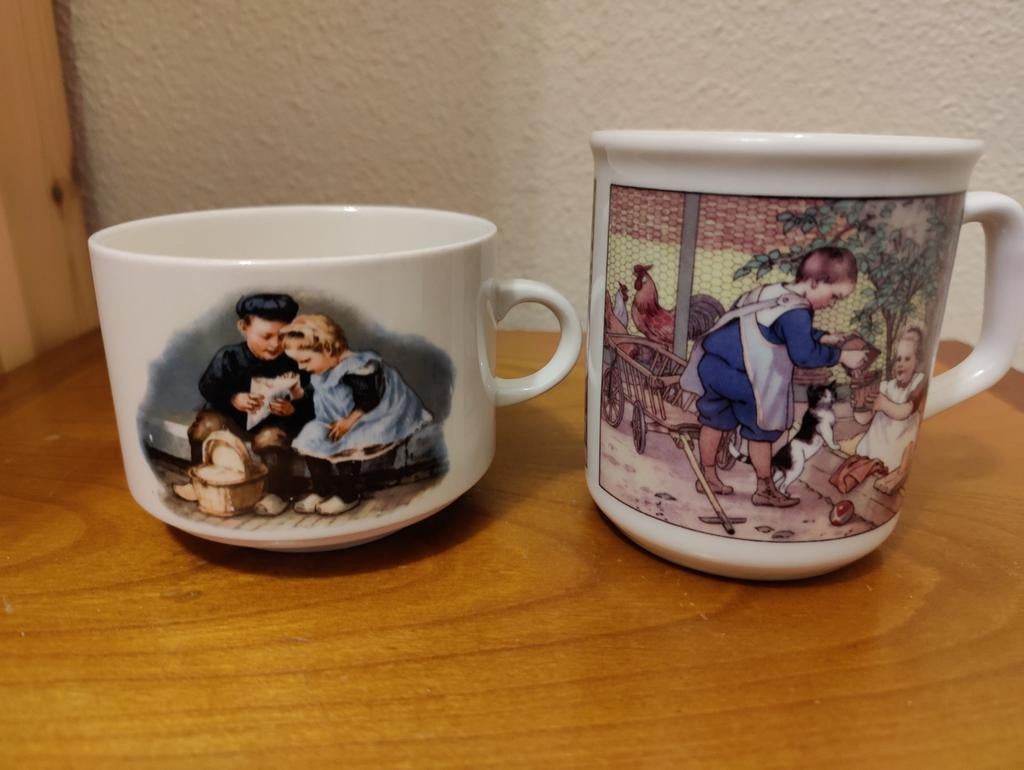 Nostalgische beker en soepkom met afbeelding van Ot en Sien, Verzenden, Keramiek, Zo goed als nieuw, Overige stijlen