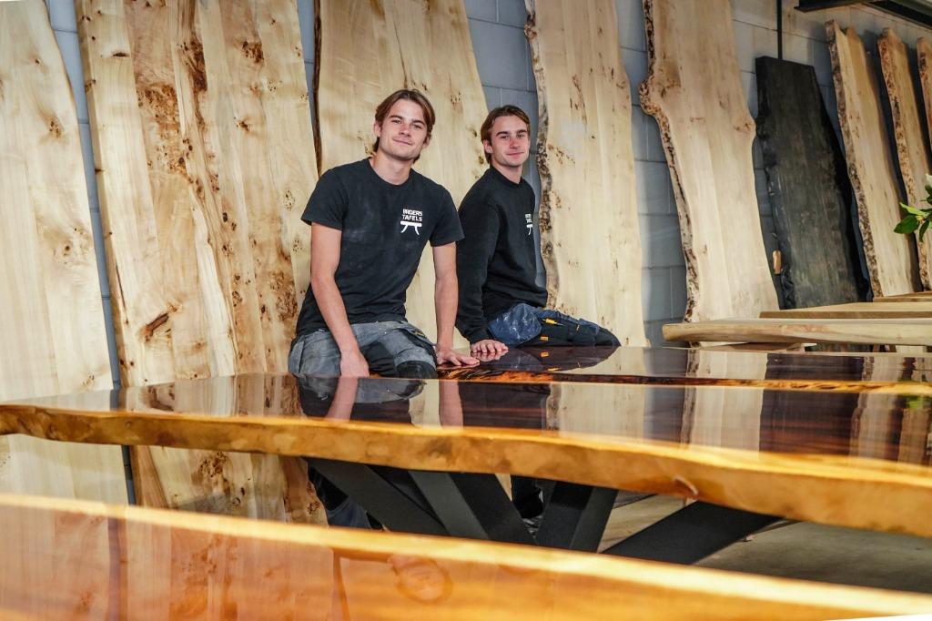 Unieke houten tafels op maat – Suar, Eiken, Esdoorn, Huis en Inrichting, Tafels | Eettafels, Nieuw, 100 tot 150 cm, 200 cm of meer