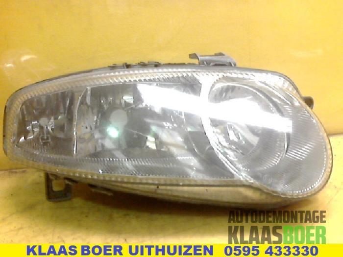 Koplamp rechts van een Alfa Romeo 147, Gebruikt, -, -, Ophalen of Verzenden