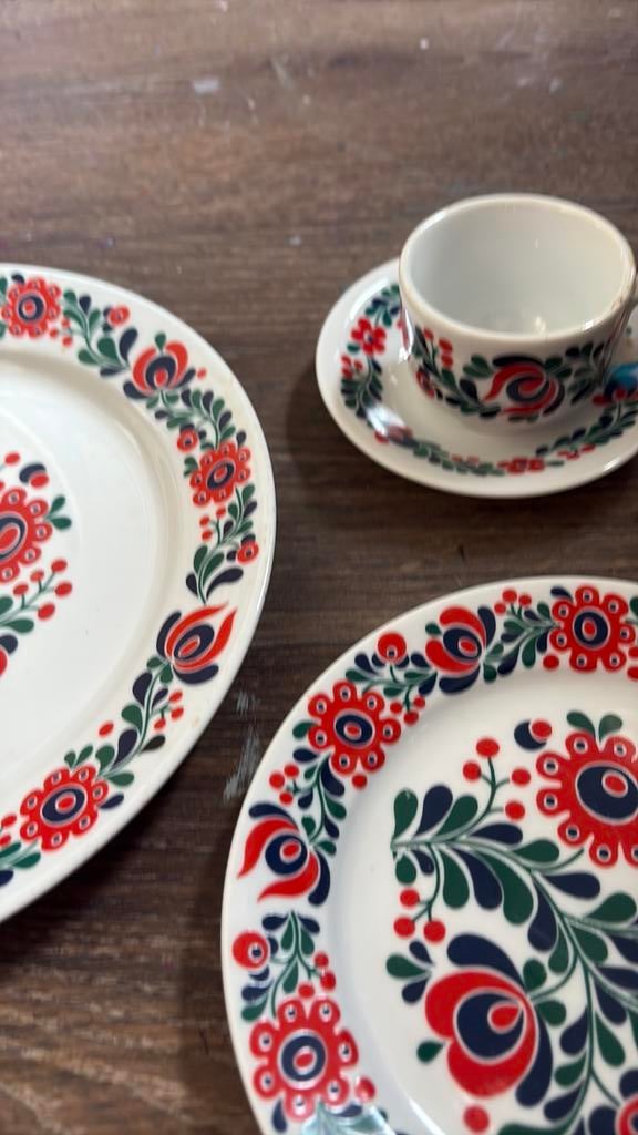 Hongaars servies., Ophalen