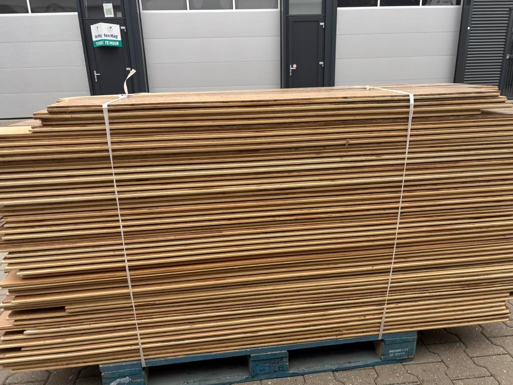 64 m2 eiken multivloer . 19 cm breed 2 cm dik toplaag 5mm, Gebruikt, 2e hands product, 2e hands product, 2e hands product