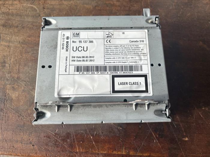 Navigatie Module van een Chevrolet Cruze, Gebruikt, -, -, 3 maanden garantie