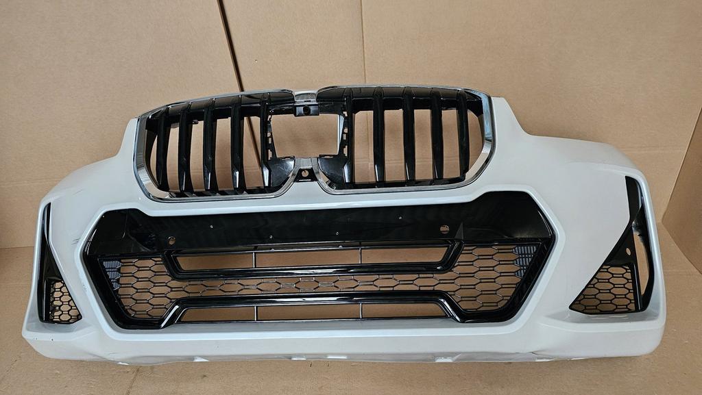 Voorbumper BMW X1 U11 M Pakket 51119881907 Origineel Bumper, Gebruikt, -, Voor, Ophalen of Verzenden