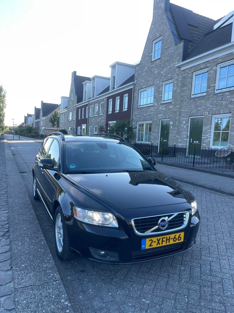 Volvo V50 2.0 5cil vol-ond dist-wat verv 1j APK Geartron2011, Auto's, Volvo, Euro 5, 1984 cc, Leder en Stof, Zwart