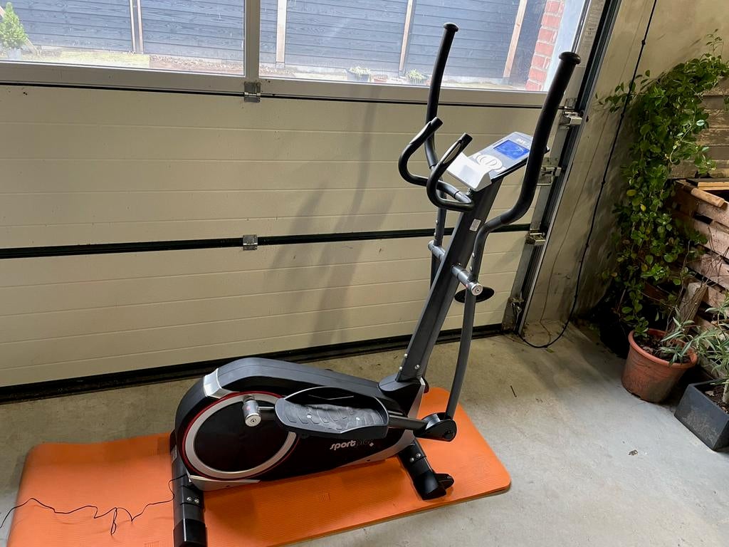 Nieuw: Crosstrainer met programma’s en bluetooth, Sport en Fitness, Ophalen, Benen, Hamburg, Overige typen