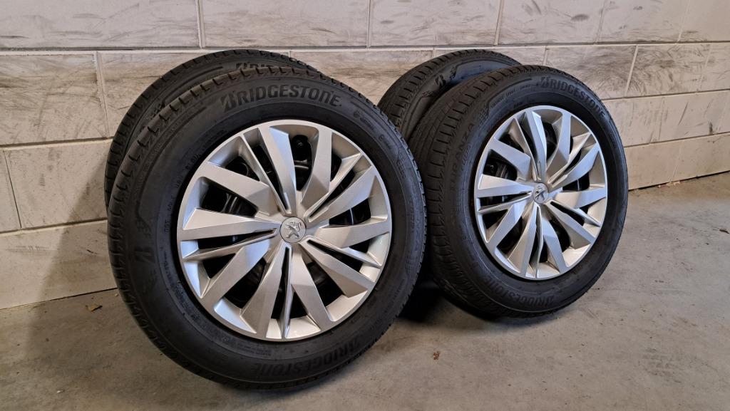 Zomerbanden Peugeot 208 Opel Corsa F 185/65/15 als nieuw., Gebruikt, 15 inch, Banden en Velgen, Personenwagen