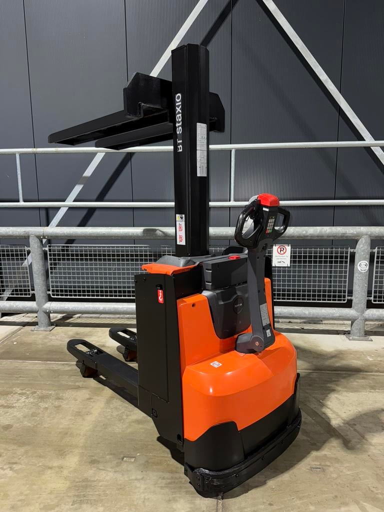 10X TOYOTA BT SWE080L 2000KG BJ2020 DUPLO 1,58M +/- 1000UUR, Doe-het-zelf en Verbouw, Palletwagens en Pompwagens, Zo goed als nieuw