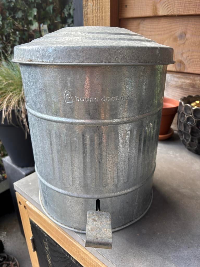 House Doctor Prullenbak Zinc, ijzer zink 8 liter, met pedaal, Ophalen, Gebruikt, Met pedaal, Minder dan 10 liter