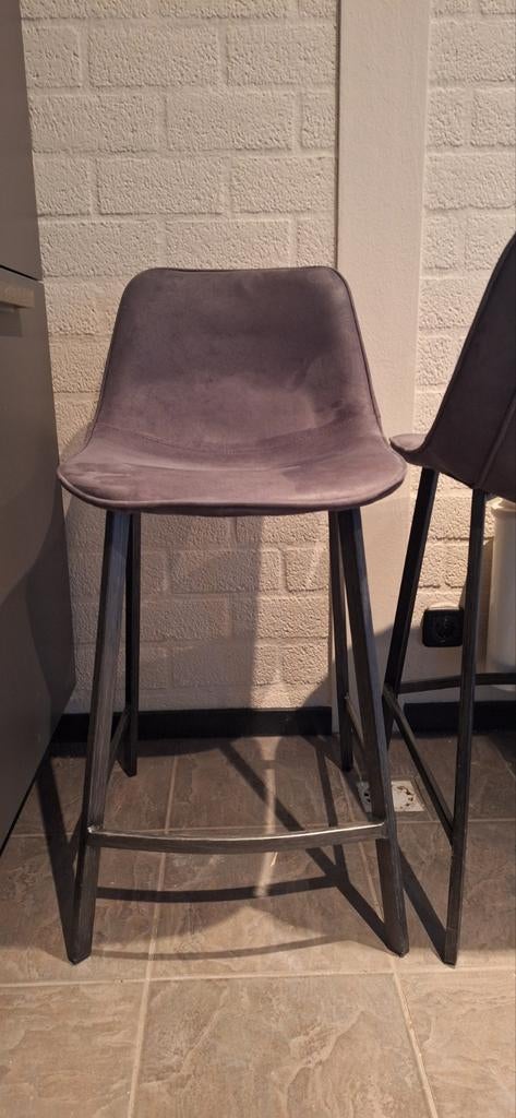 3 Grijze Barkrukken - Suede Look, Zithoogte 60cm, Ophalen, Gebruikt, Met voetsteun, 60 tot 90 cm