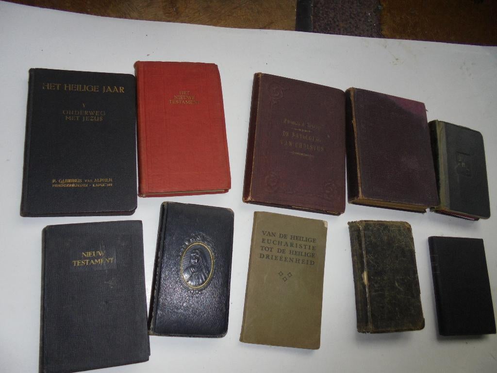 10 x klassieke Missaal kerkboekjes (RBij4-4), Antiek en Kunst, Ophalen of Verzenden