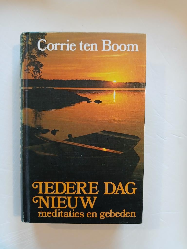 Corrie ten Boom - Iedere dag nieuw, Boeken, Ophalen of Verzenden, Zo goed als nieuw, Corrie ten Boom, Christendom | Protestants