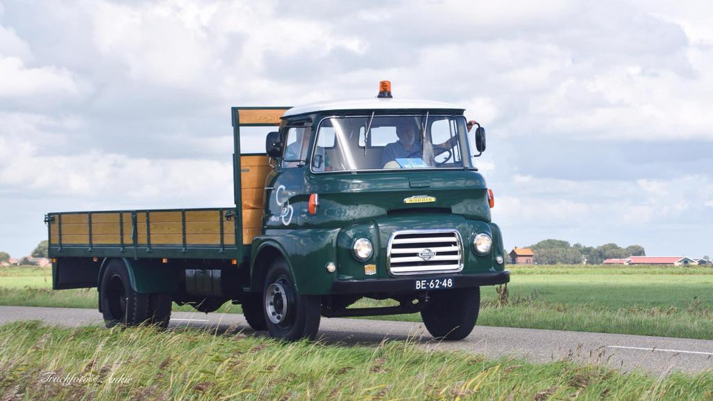 Morris oldtimer vrachtwagen gerestaureerd, Auto's, Vrachtwagens, Particulier, Overige merken, Diesel, Handgeschakeld, Ophalen
