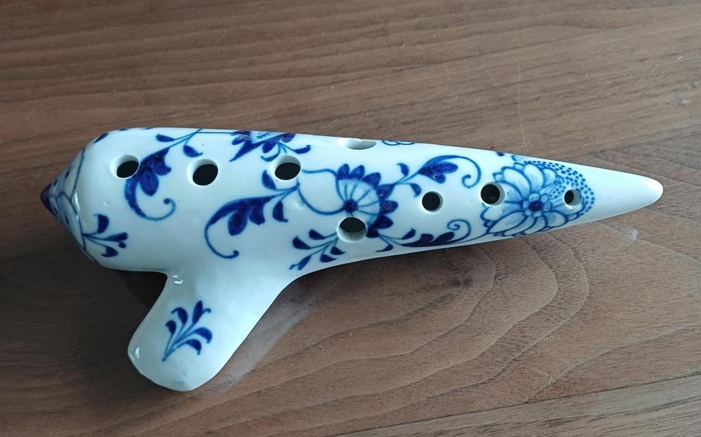 Antieke Porseleinen Ocarina met Blauw Decor, Muziek en Instrumenten, Ophalen, Gebruikt