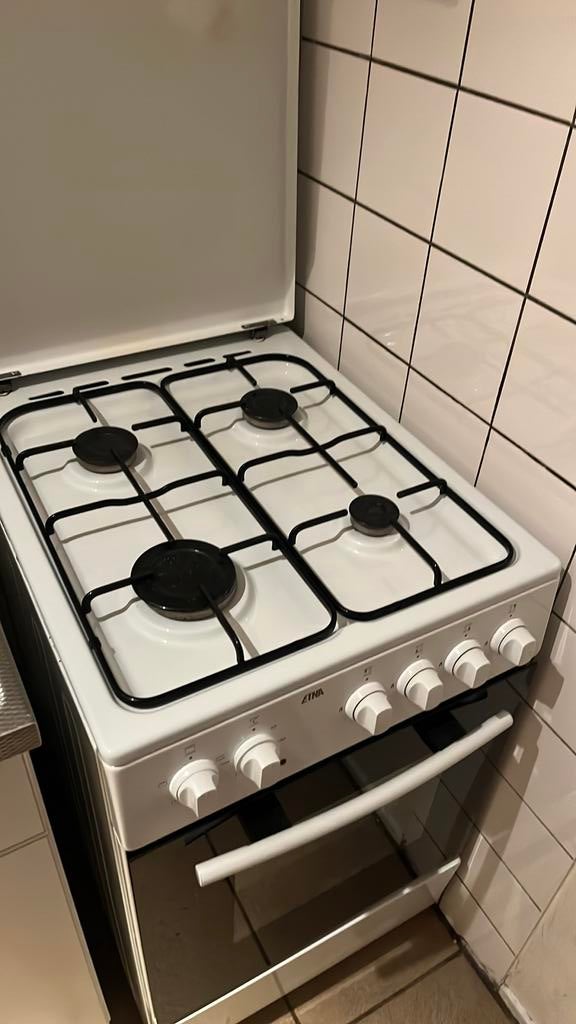 Etna gasfornuis met oven, Witgoed en Apparatuur, Ophalen, Gebruikt, Hete lucht, 4 kookzones
