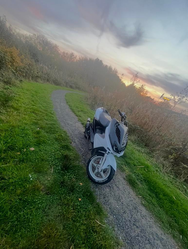 Yamaha aerox teruil Wok!, Ophalen, Zo goed als nieuw, Tweetakt, Aerox