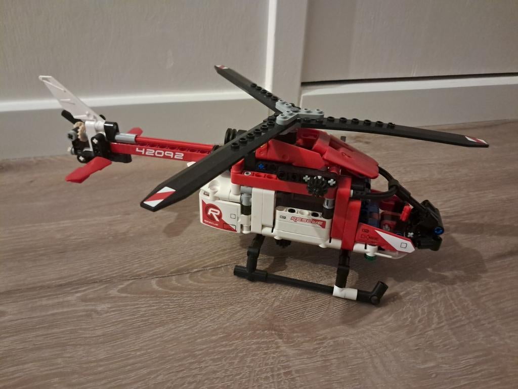 Lego technic rescue helicopter 42092, Ophalen of Verzenden, Zo goed als nieuw