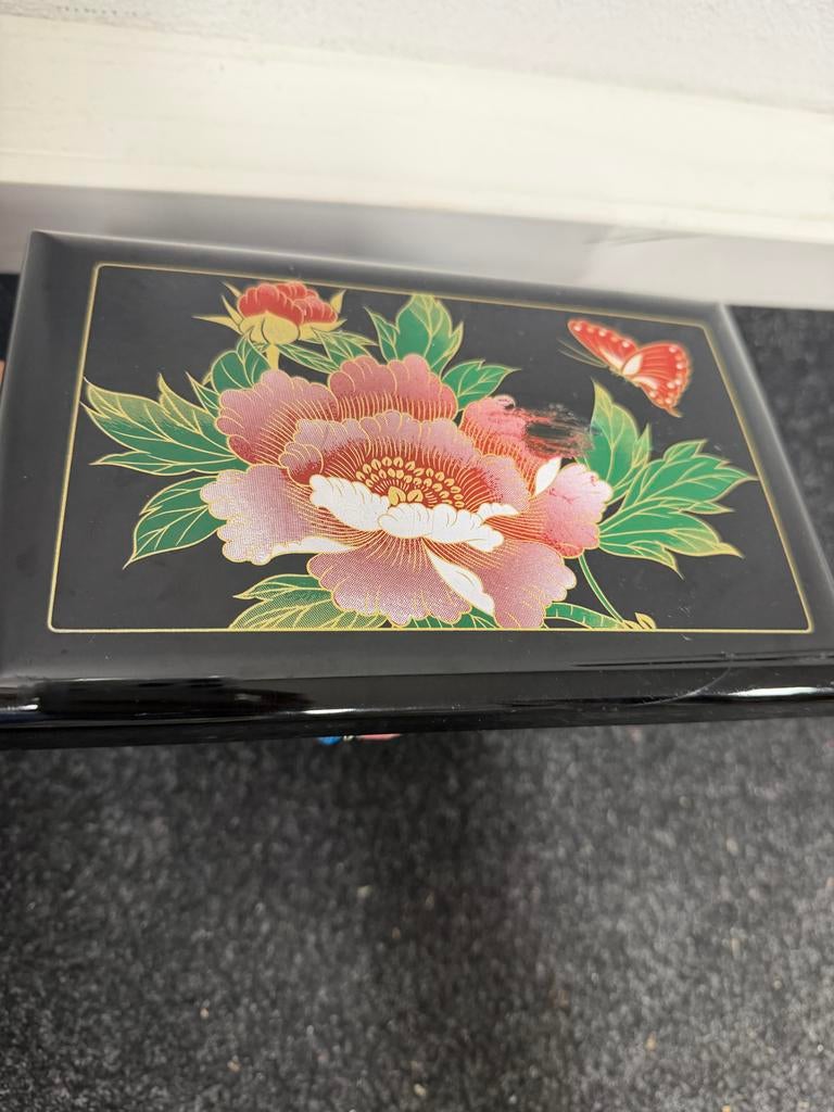 Mooie sieradendoos met bloemmotief, Gebruikt, Zwart, Ophalen of Verzenden, Met spiegeltje(s)