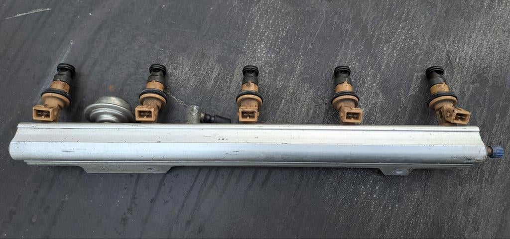 Injectorrail Volvo S70 V70 Classic - Brandstofrail, Auto-onderdelen, Brandstofsystemen, Volvo, Gebruikt, Ophalen of Verzenden