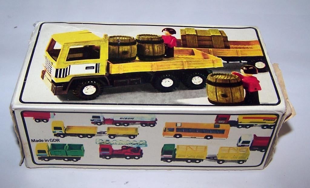 Vintage Oost-Duitse Bison Turbo vrachtwagen met motor. Nieuw, Antiek en Kunst, Ophalen of Verzenden