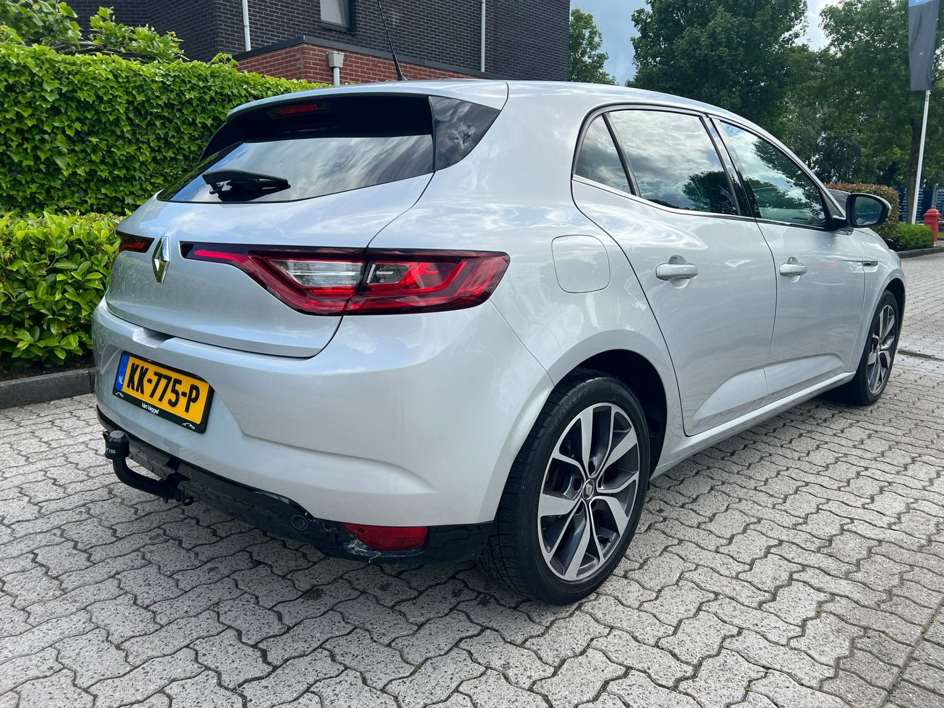 Renault Mégane 1.2 TCe Bose trekhaak, navi, cruise, airco, Voorwielaandrijving, Gebruikt, 4 cilinders, Origineel Nederlands