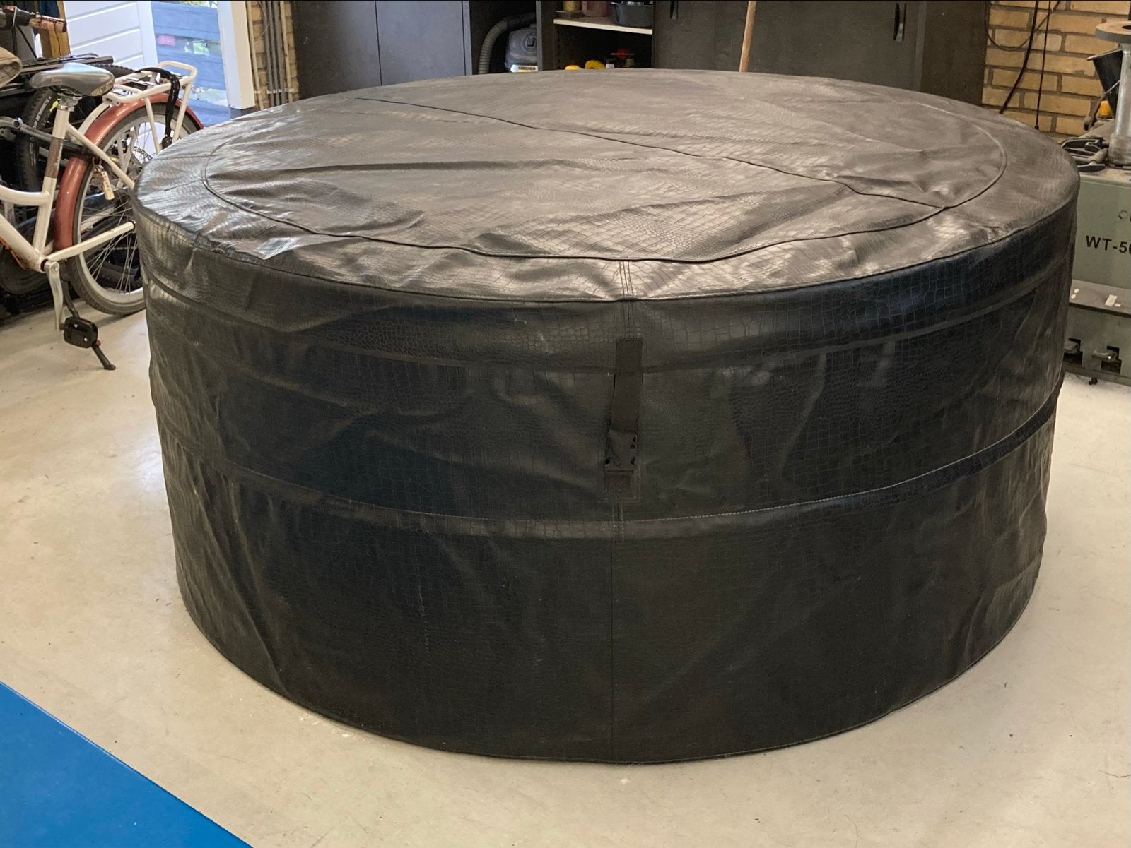 Ronde jacuzzi met isolatie en afdekzeil, Ophalen, Gebruikt, Afdekzeil, Vast