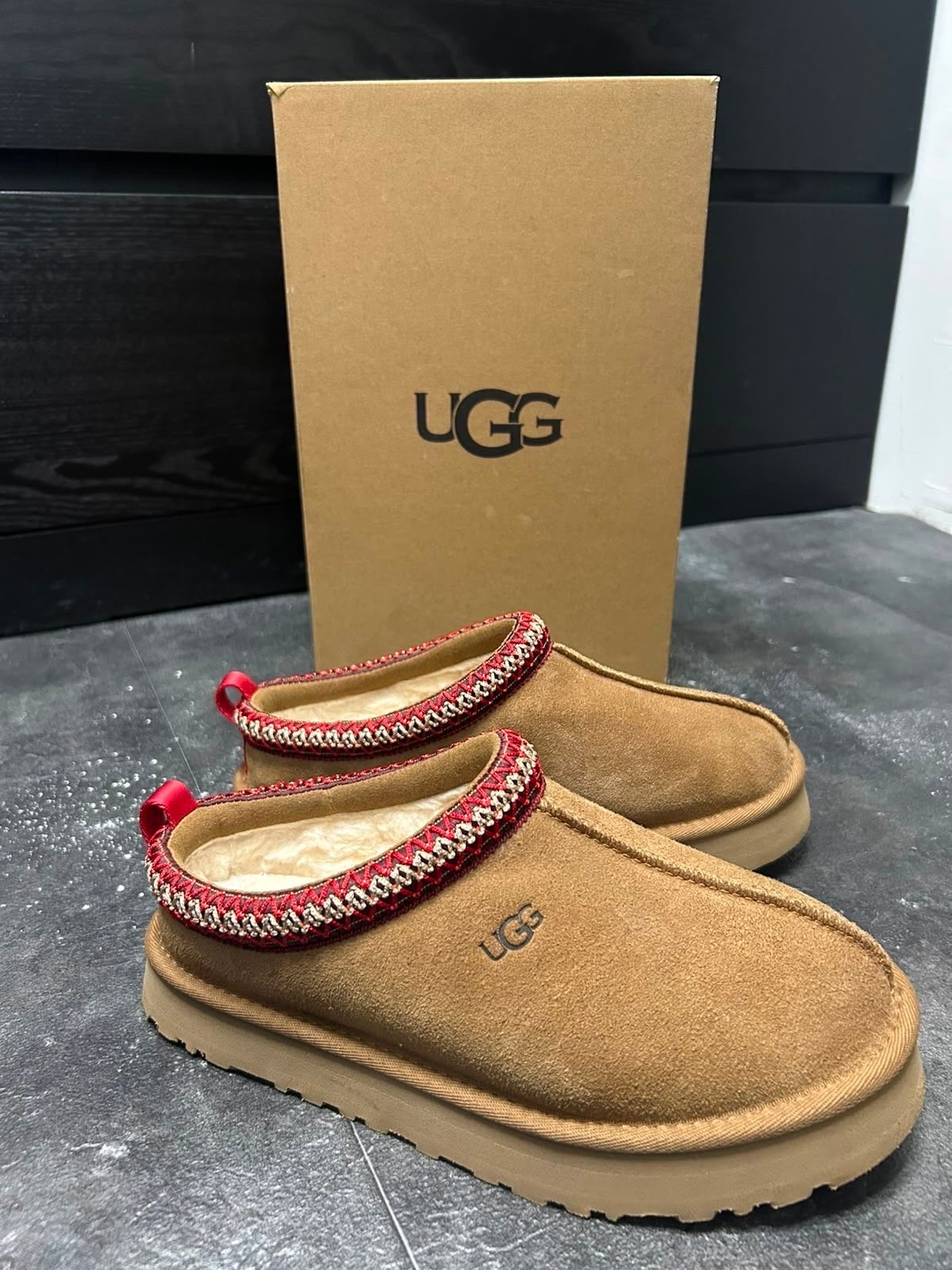 Ugg Tasman pantoffels maat 36 met originele doos, Verzenden, Zo goed als nieuw, Bruin, Pantoffels of Sloffen
