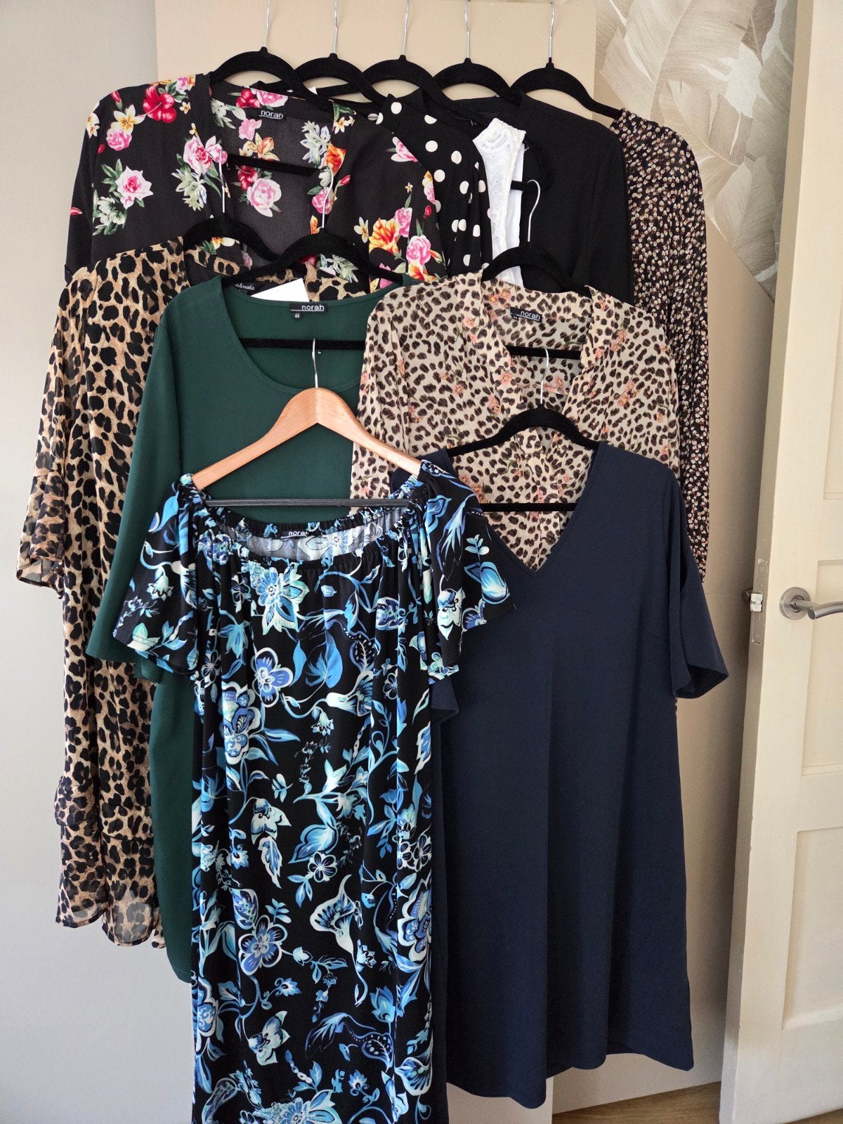 HEEL VEEL JURKJES...per stuk te koop...nieuw/zgan, Zwart, Maat 42/44 (L), Nieuw, Ophalen of Verzenden