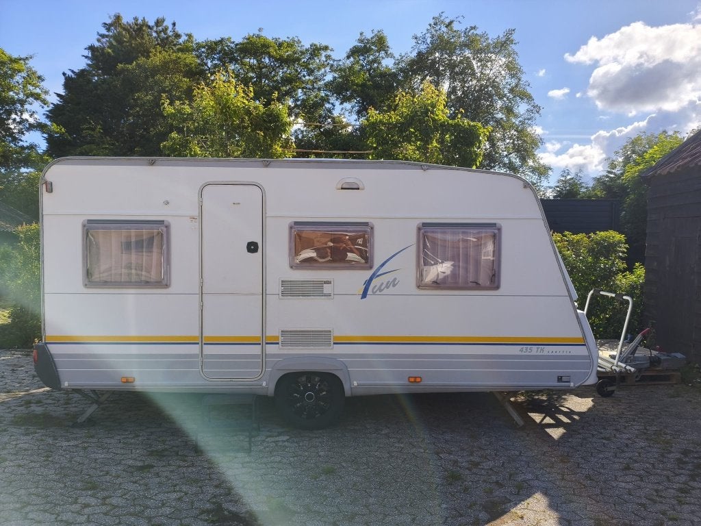 Burstner 435 TK Fun uit 2001 - Bovag gekeurd !, Caravans en Kamperen, Vast bed, Rondzit, 750 - 1000 kg, Particulier