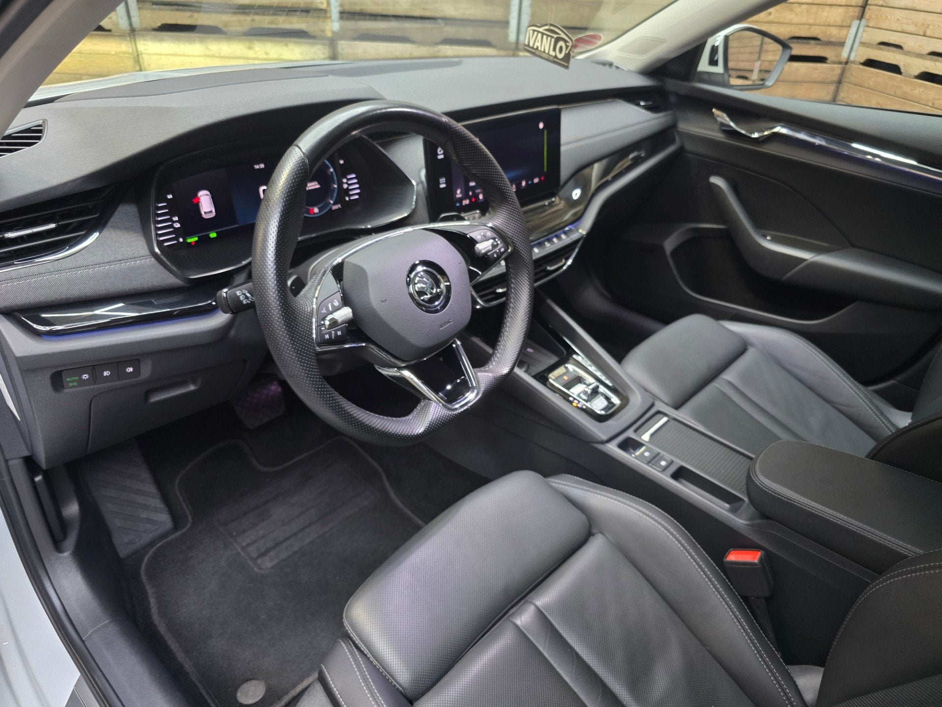 Skoda Octavia Combi 1.4 TSI iV PHEV Business Edition Plus Pa, Auto's, Gebruikt, Wit, Automatische klimaatregeling, Octavia