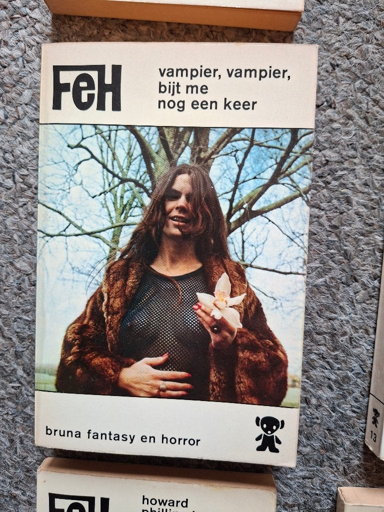 Vampier, Vampier, Bijt me nog een keer/ 23 vampierverhalen, Verzenden, Gelezen