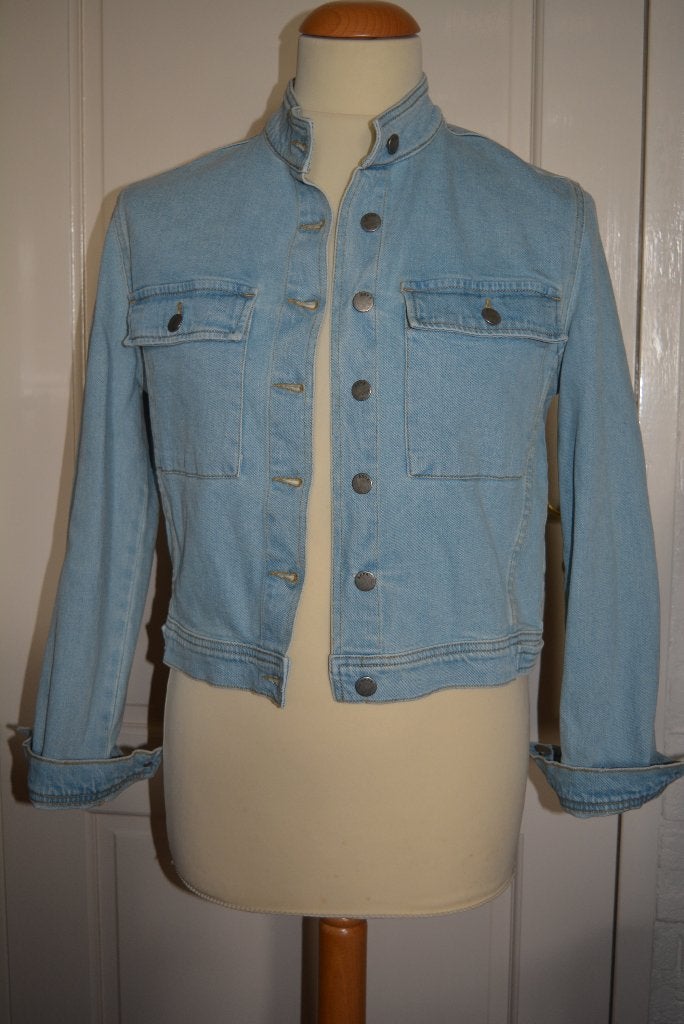 ANNA, nieuw licht blauw jeans jasje, maat 34/36, Kleding | Dames, Anna van Toor, Blauw, Nieuw, Ophalen of Verzenden