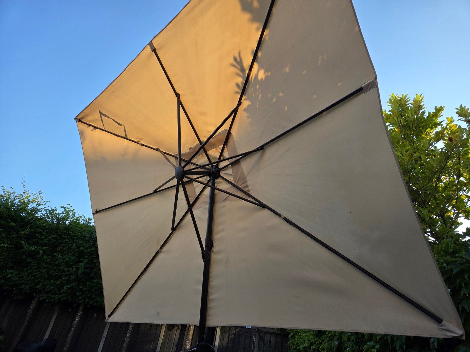 Zweefparasol Seglarö Ikea met parasolvoet en hoes, Ophalen, Verstelbaar, Gebruikt, 2 tot 3 meter