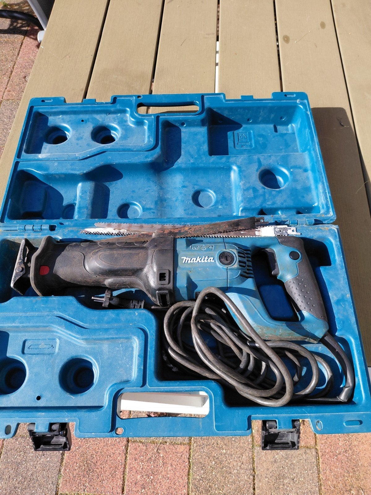 Makita Reciprozaag JR3050T in koffer, Doe-het-zelf en Verbouw, Ophalen, Gebruikt, 70 mm of meer, 600 tot 1200 watt