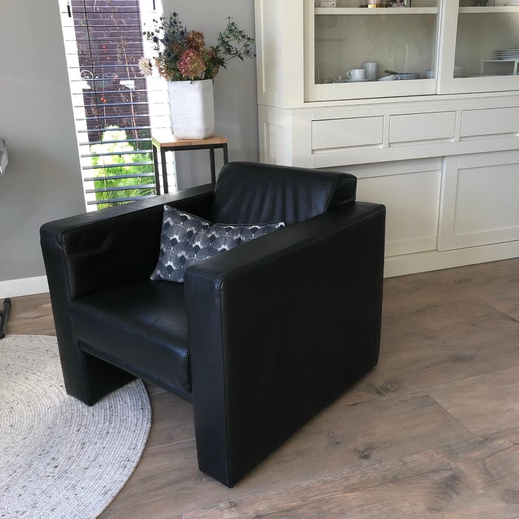 Montel fauteuil zwart leer, Huis en Inrichting, Fauteuils, Gebruikt, Leer, 75 tot 100 cm, 75 tot 100 cm, Ophalen