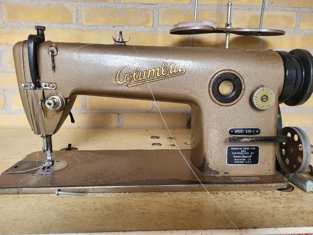 Columbia naaimachine model 430-2, Hobby en Vrije tijd, Knutselen, Gebruikt, Machine, Elektrisch, Geschikt voor stof, Overige merken