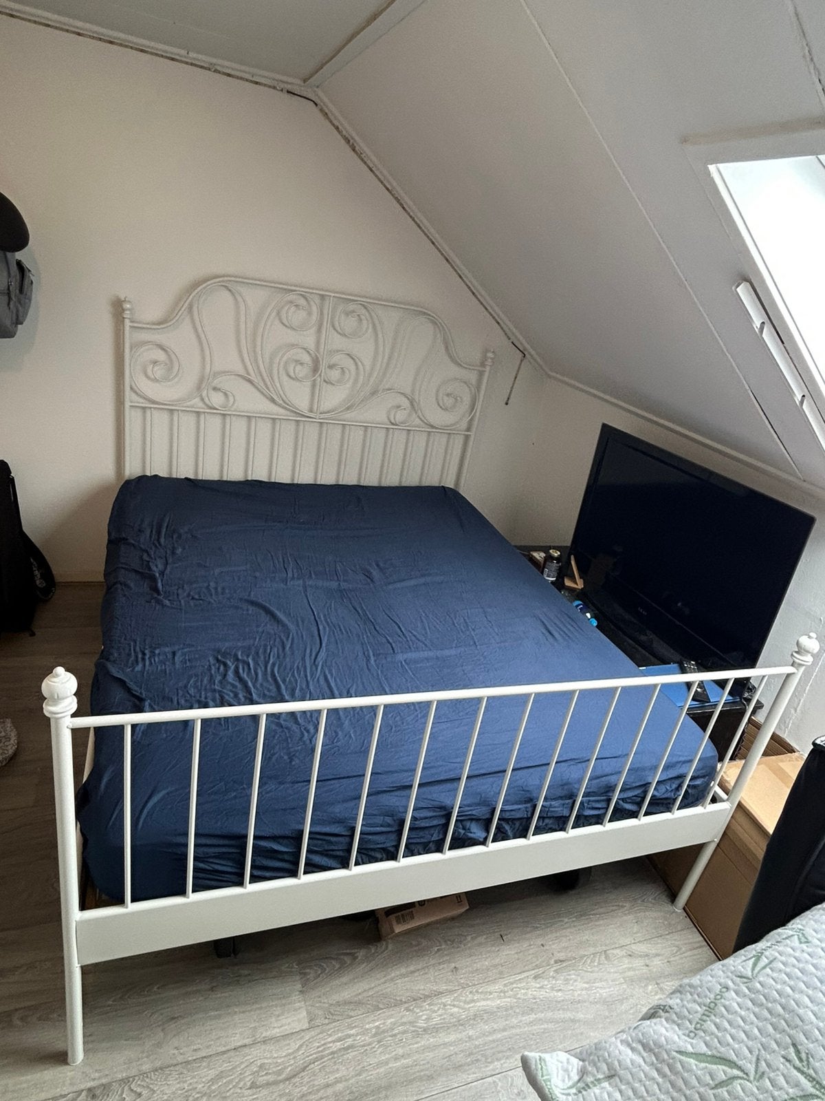 Wit bed 160x200, Ophalen, Wit, Zo goed als nieuw, Twijfelaar
